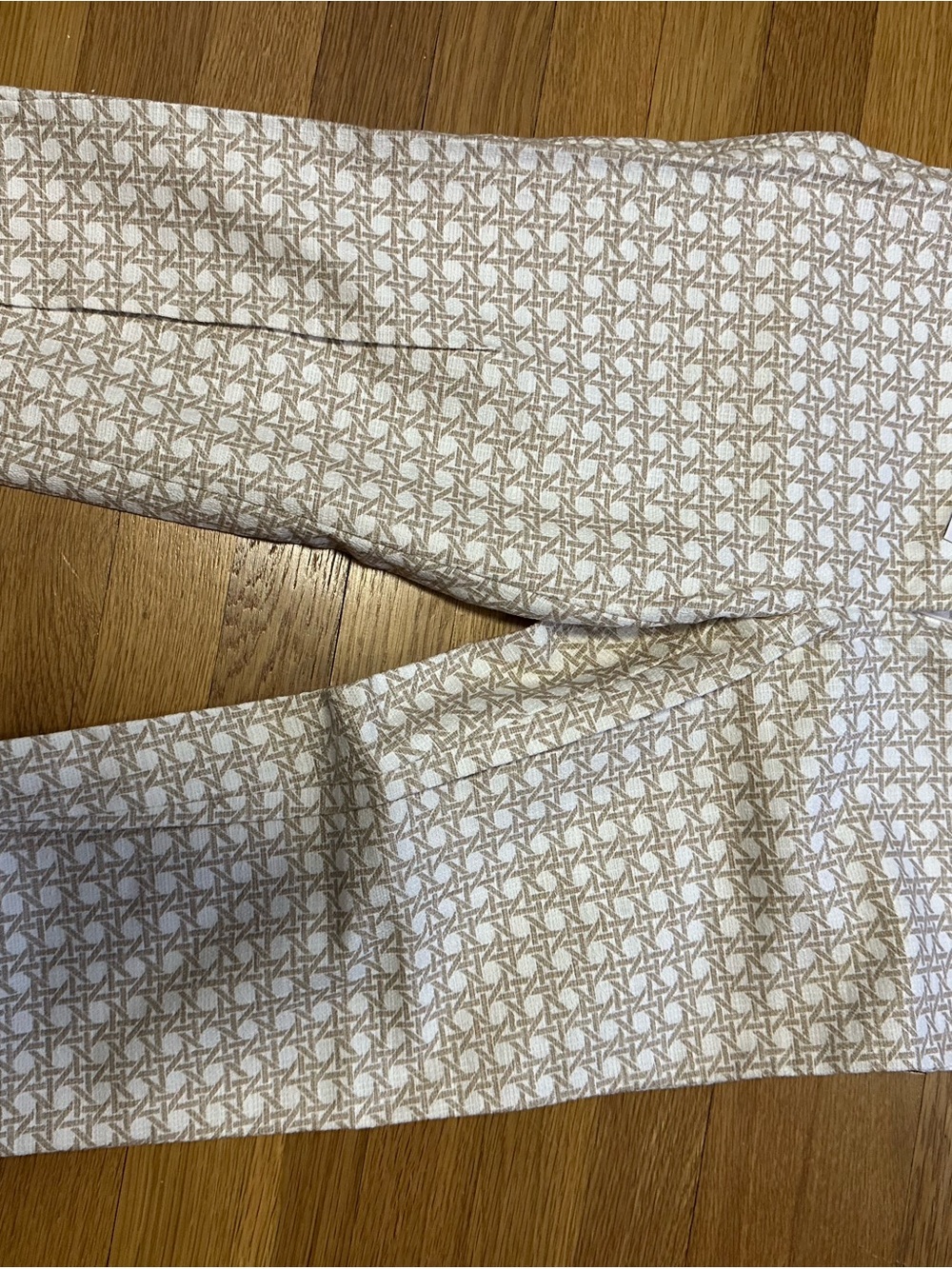 Ann Taylor Cropped Pants in Cream and Tan Geometric Print